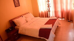 Couette en duvet d'oie, surmatelas, rideaux occultants