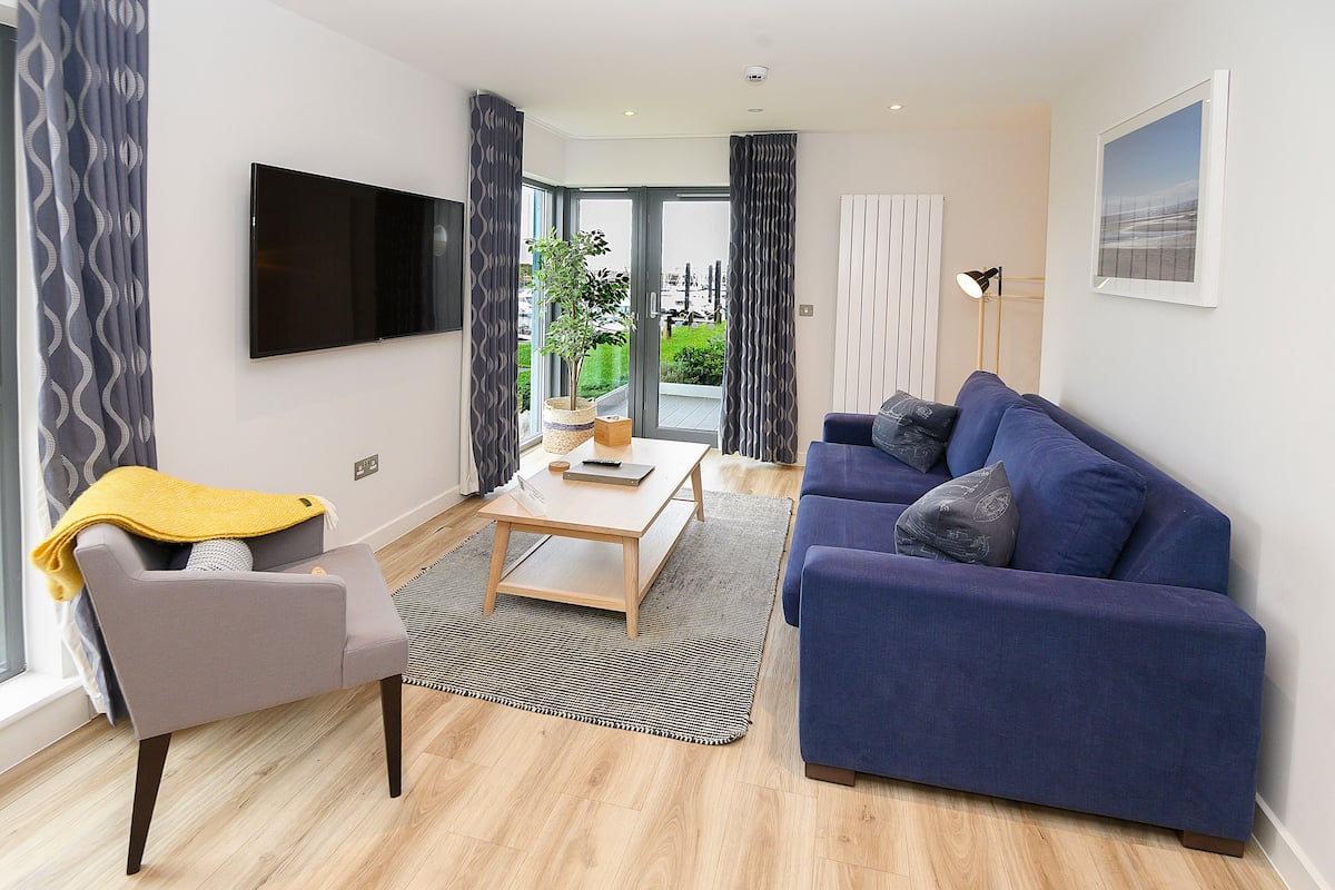 Standard Apartment (Dog Friendly) | Living area