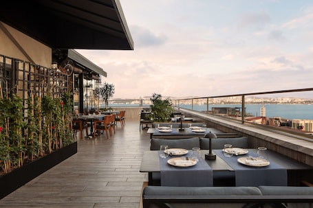 Breakfast, lunch, dinner served; Turkish cuisine