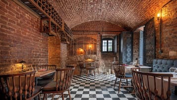 供应早餐、午餐和晚餐,土耳其菜