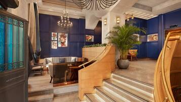 Lobby-Lounge
