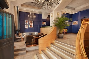 Lobby lounge - DeCamondo Galata, a Tribute Portfolio Hotel (Istanbul)