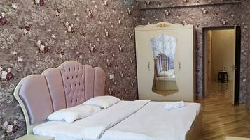 Tabla de planchar con plancha y camas plegables/adicionales