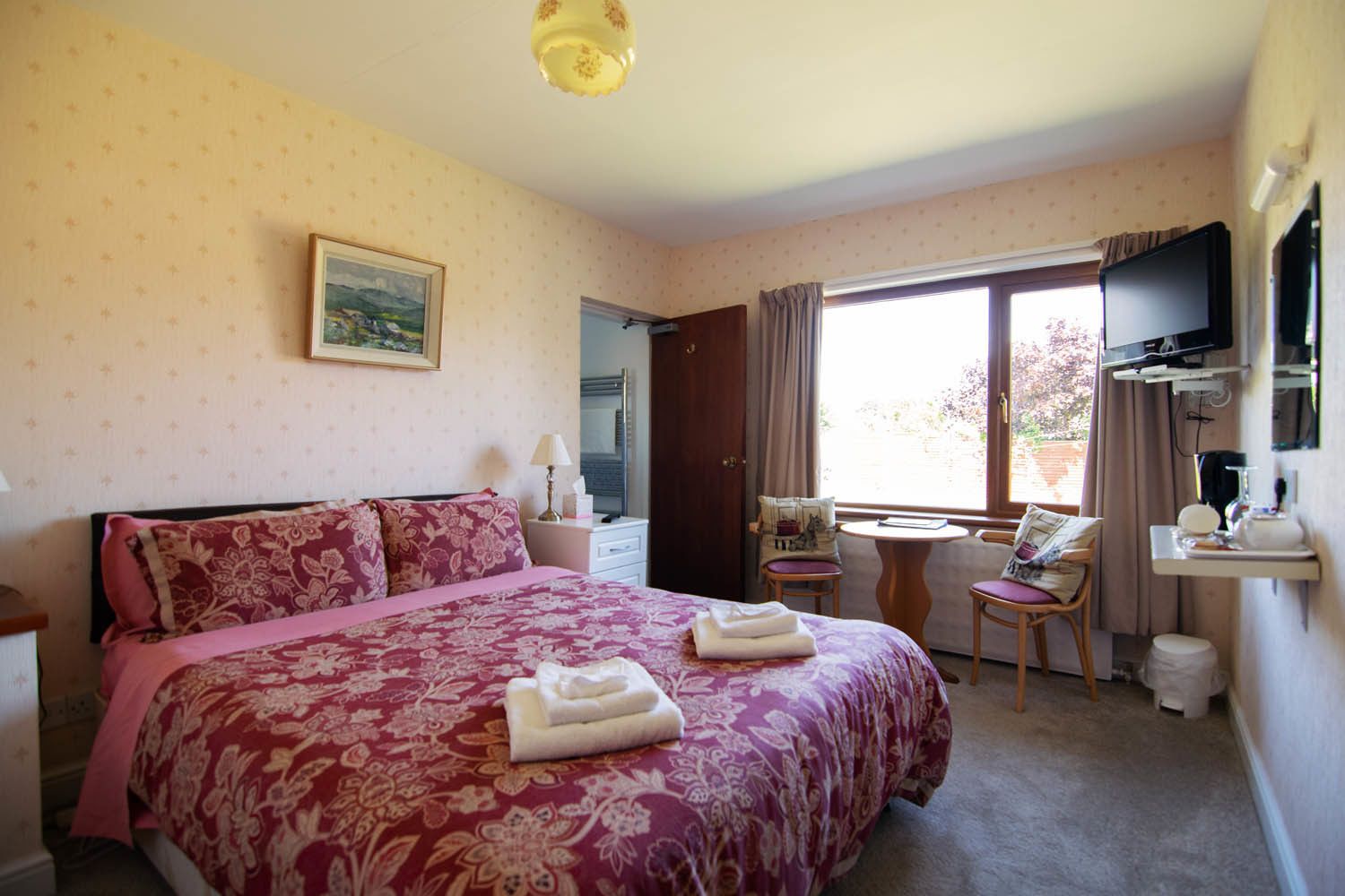 Standard Double Room, Private Bathroom | Iron/ironing board, free WiFi, bed sheets