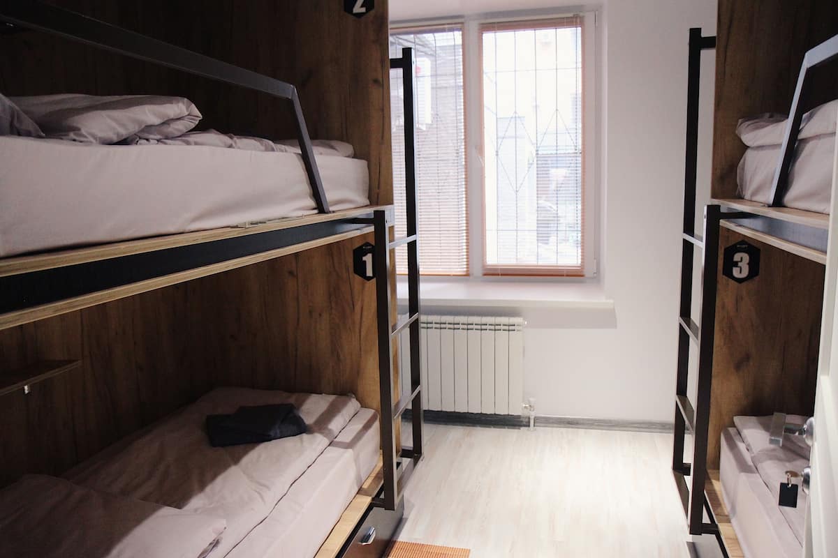 Gemeinsamer Schlafsaal | Schallisolierte Zimmer, Bügeleisen/Bügelbrett, kostenloses WLAN