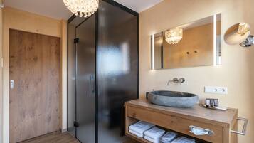 Business-Studio, 1 Schlafzimmer (Apartment) | Badezimmer | Dusche, Regendusche, kostenlose Toilettenartikel, Haartrockner