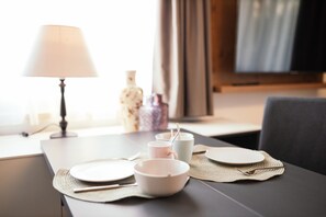 Classic Apartment, 1 Bedroom, Allergy Friendly | In-room dining - Viktorias Home (Kufstein)