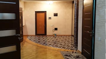 Comfort Apartment | Blackout drapes, iron/ironing board, rollaway beds, free WiFi