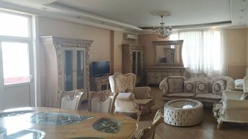 Apartment | Iron/ironing board, free WiFi, bed sheets