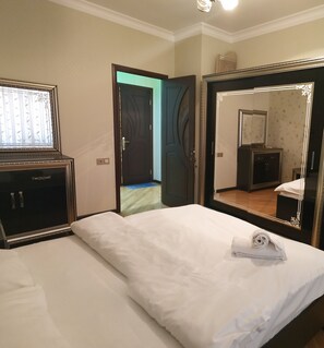 Comfort Apartment | Desk, iron/ironing board, free WiFi - Bakuvi Tourist Apartment B219 (Baku)