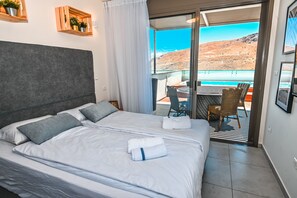 Deluxe Suite, 2 Bedrooms, Lake View