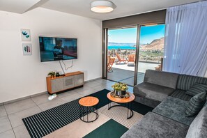 Luxury Suite, 2 Bedrooms, Lake View | Television