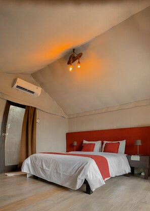 Interior detail - D'Bamboo Kamp (Bintan)