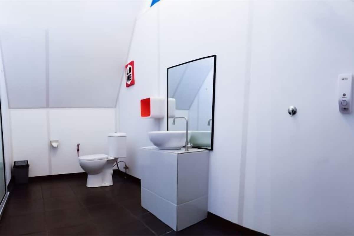 Bathroom | Shower, rainfall showerhead, free toiletries, slippers