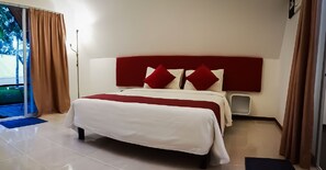 Baita Deluxe | Con stile personalizzato, una scrivania, tende oscuranti