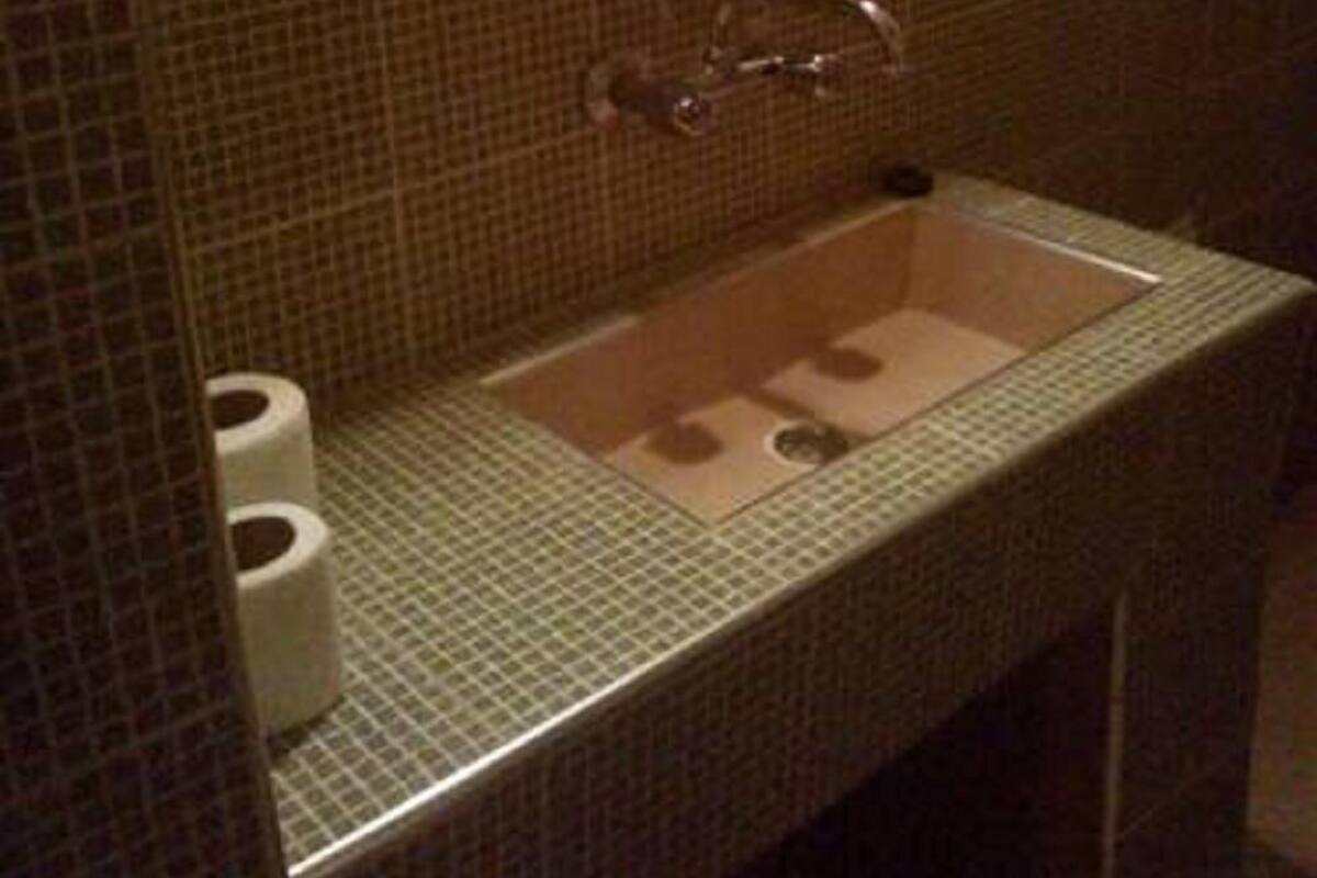 Üç Kişilik Oda | Banyo lavabosu