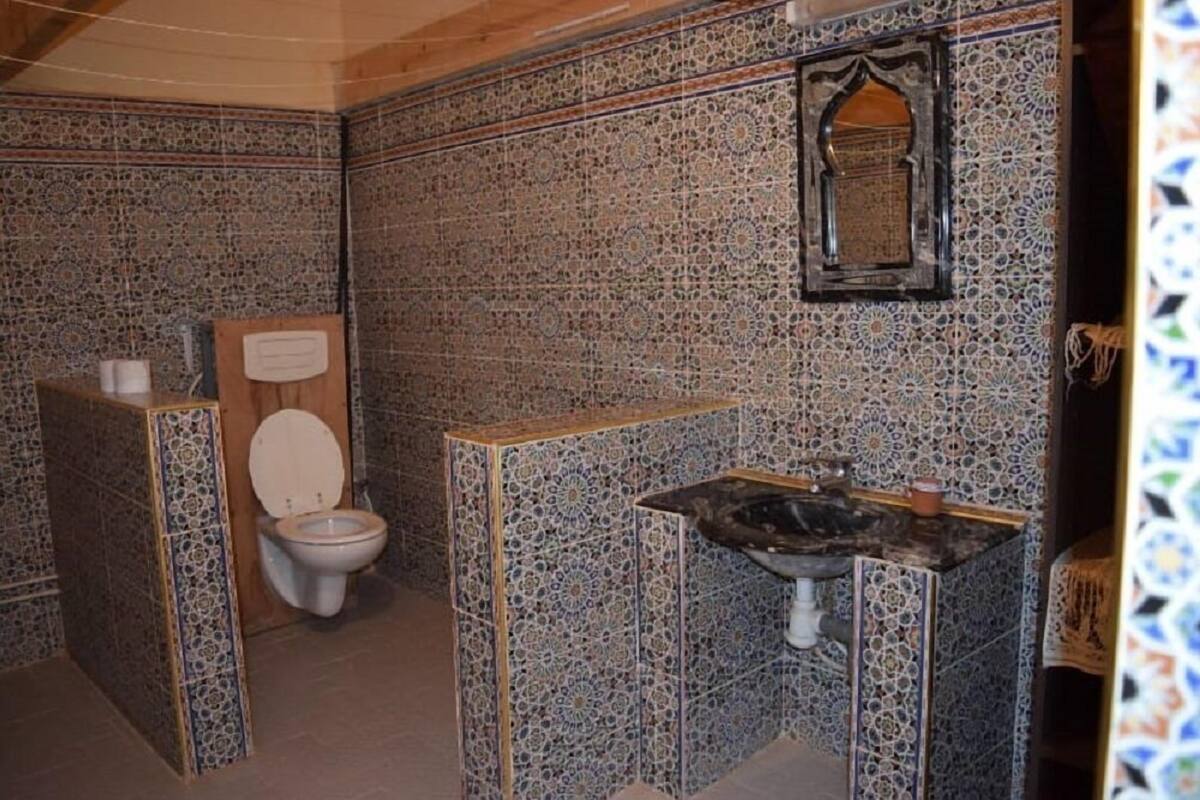 Dört Kişilik Oda | Banyo | Duş, geniş duş başlığı, havlu