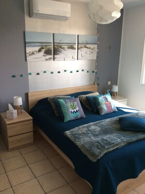 Quadruple Room, 2 Bedrooms (private external bathroom) | Individually decorated, individually furnished, free WiFi, bed sheets - Le Claouraous Calme (Canet)