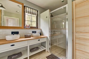 Villa Deluxe | Doccia