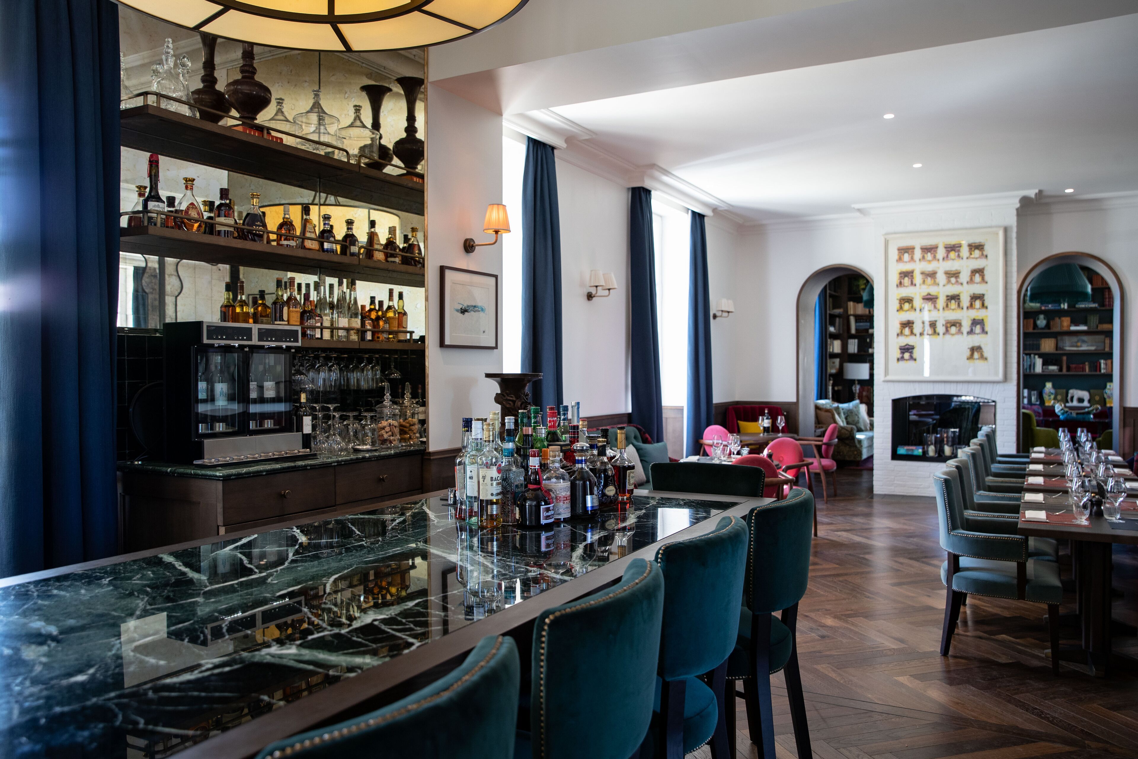 lunch and dinner served