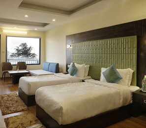 奢华客房 | 客房内保险箱、笔记本电脑工作区、免费 WiFi、床单