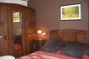 雙人房 (Ar Goat) | 獨特裝潢、布置獨特、書桌、遮光布/窗簾