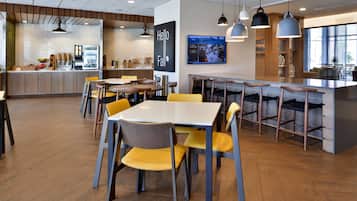 Free daily continental breakfast