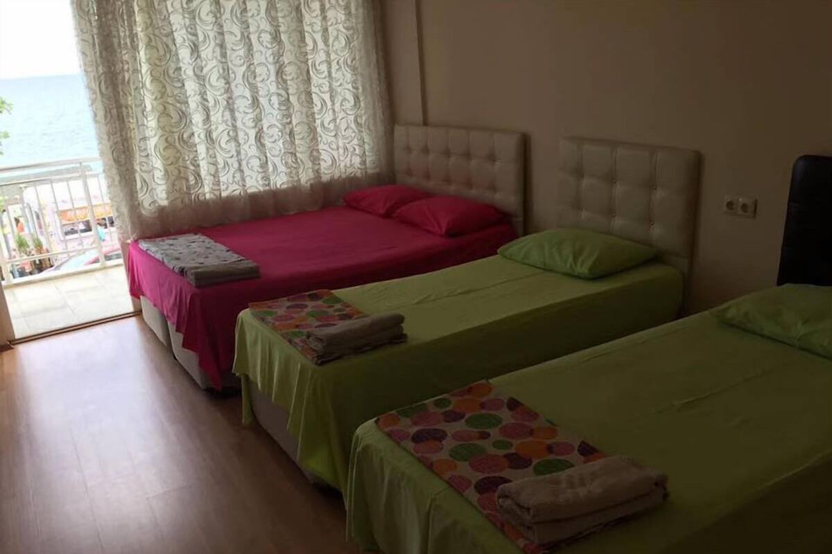واي فاي مجانًا  وملاءات أسرّة