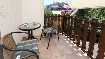 Apartemen, 2 kamar tidur (A1) | Balkon