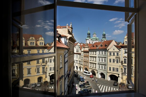 Executive Apartment - Old Town Suite (3th flr, elevator) | City view - U Kapra Apartments (Prague)