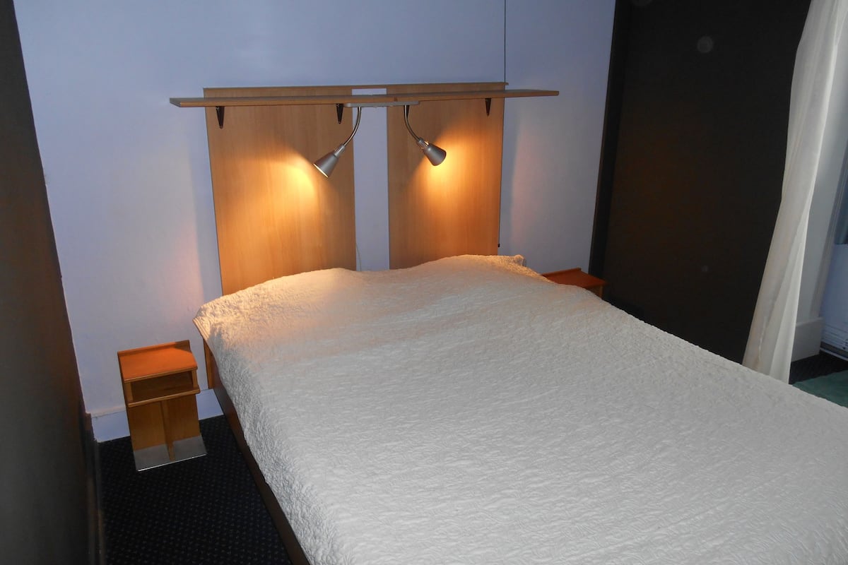 classic room | blackout curtains, soundproofing, iron/ironing board, free wifi