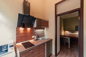 Sistema de insonorización, tabla de planchar con plancha y wifi gratis