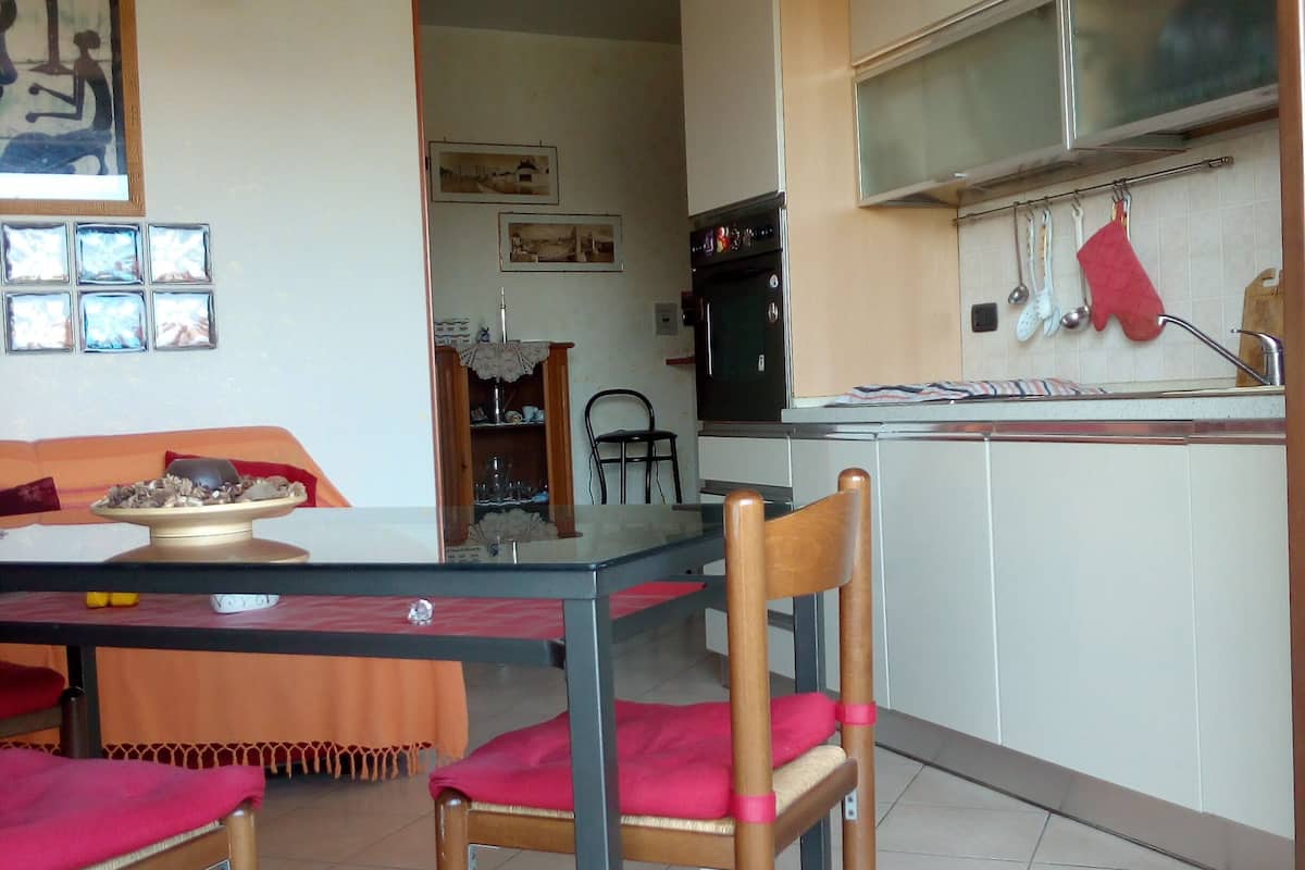 studio | 1 bedroom, desk, free wifi, bed sheets