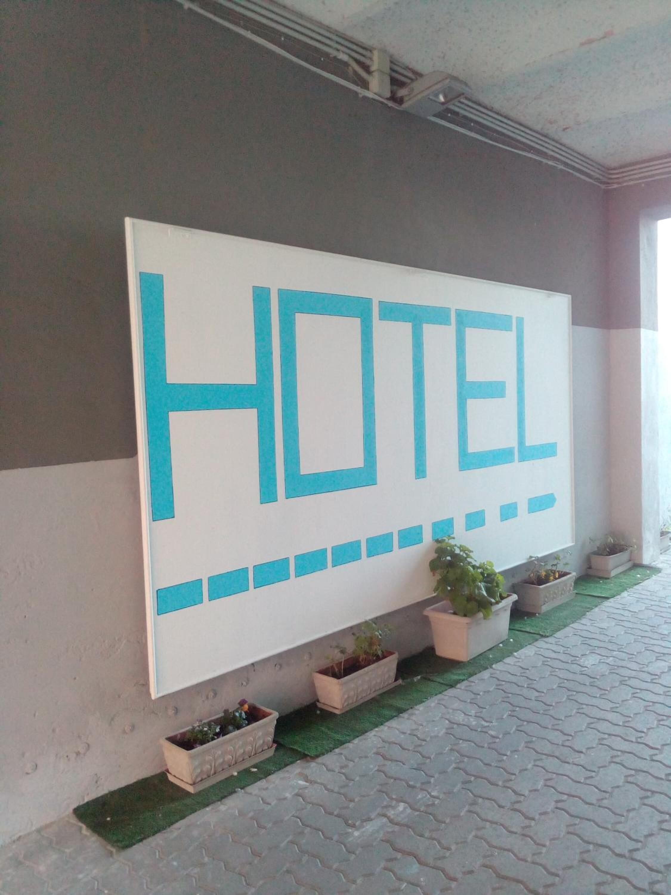 1 bedroom, desk, free wifi, bed sheets