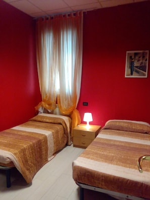 1 bedroom, desk, free WiFi, bed sheets - Hotel Niagara (Caselle Torinese)