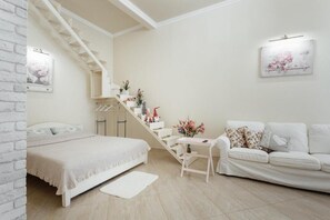 Iron/ironing board, free WiFi, bed sheets