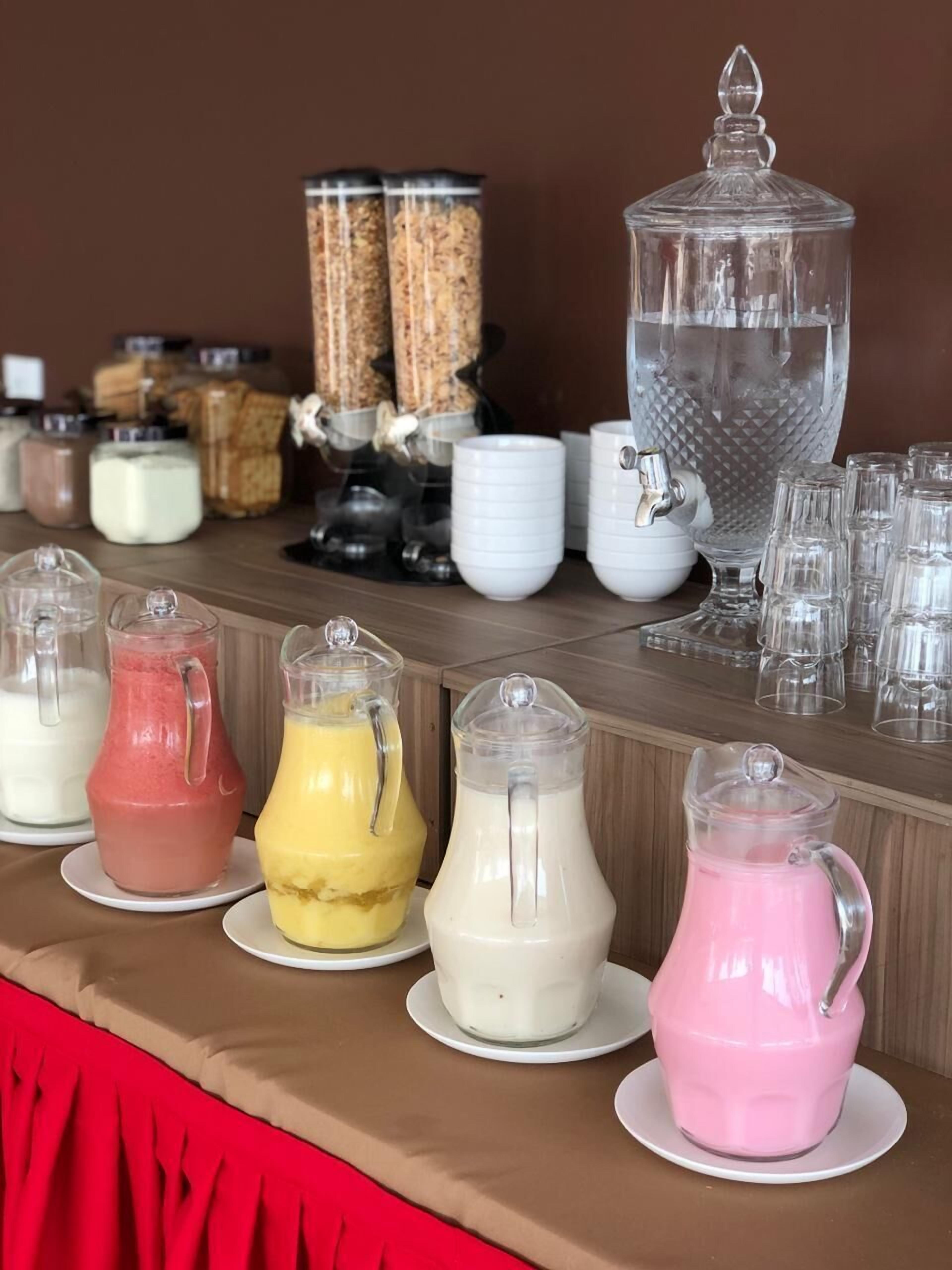 free daily full breakfast