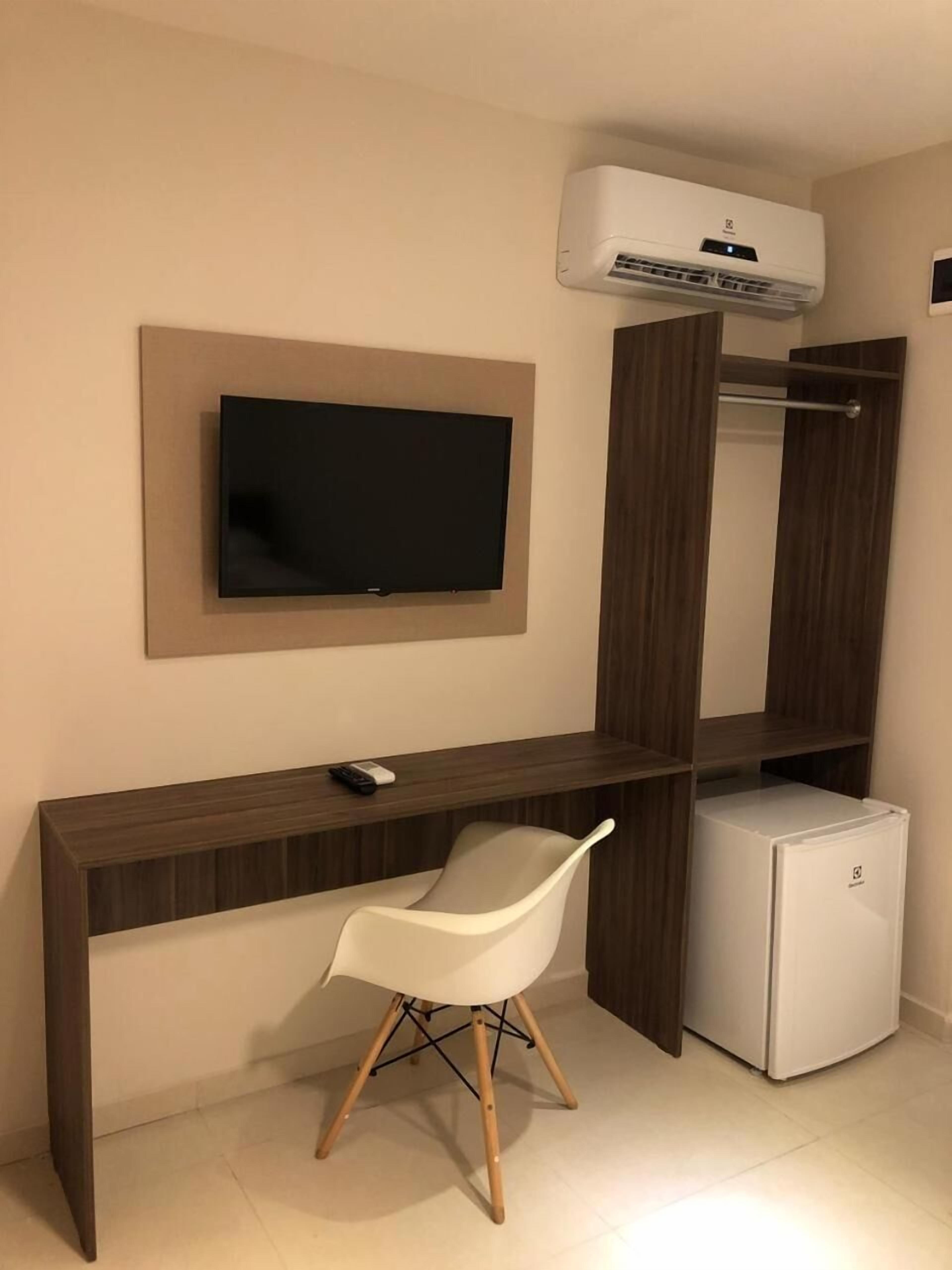 minibar, free wifi, bed sheets