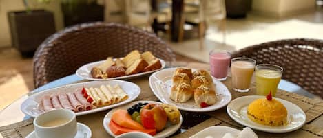 Lunch and dinner served, Brazilian cuisine