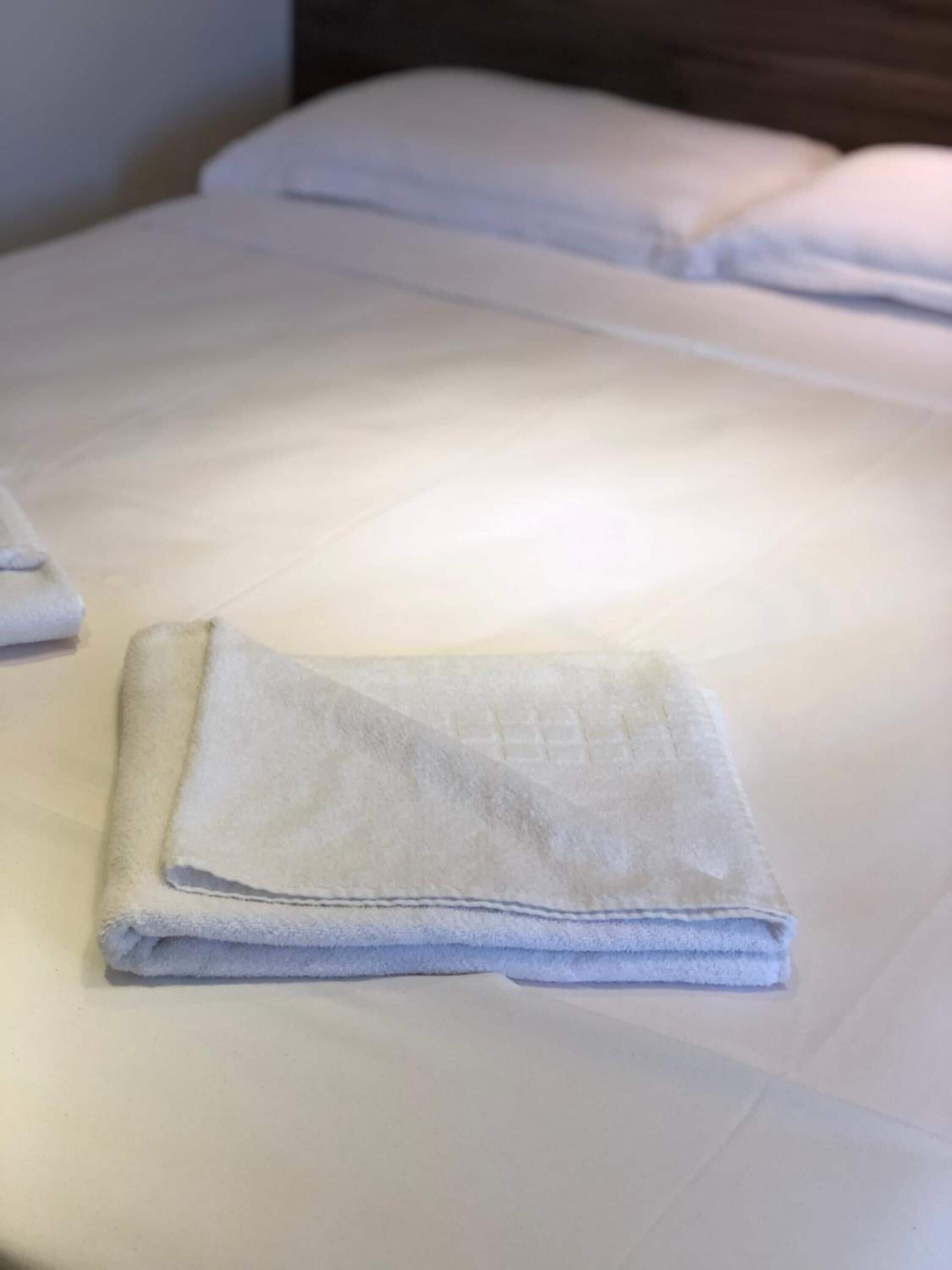 standard double room | minibar, free wifi, bed sheets