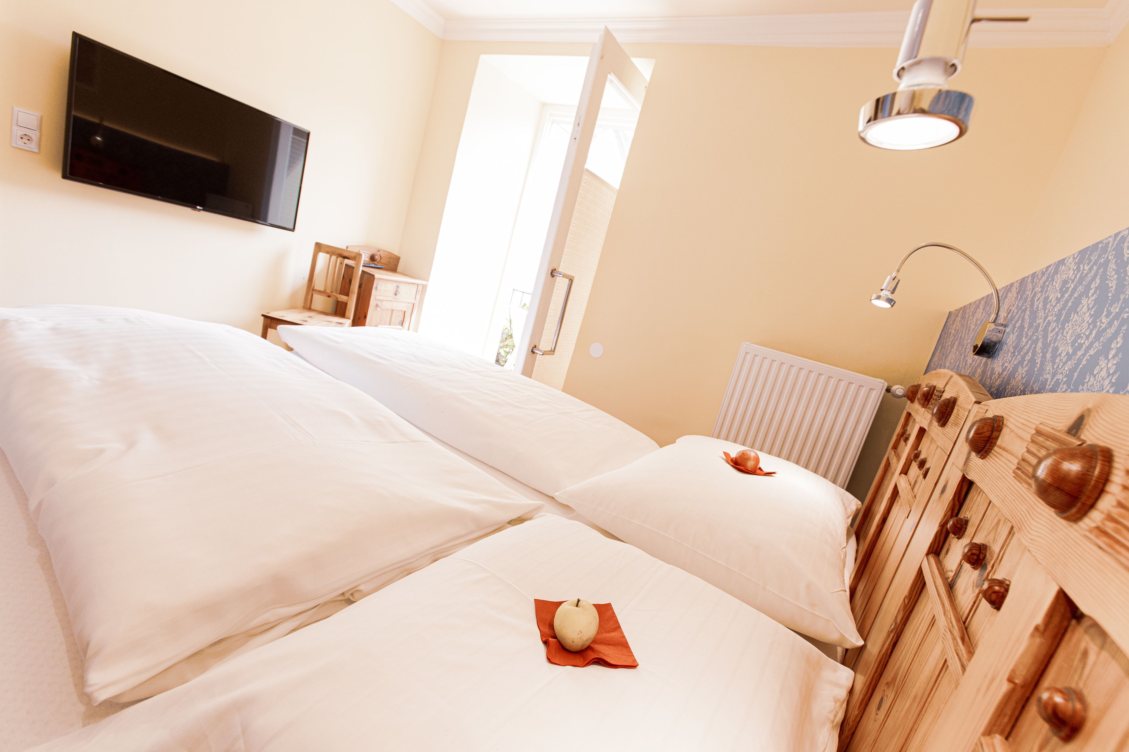 Classic Double Room | Pillow-top beds, rollaway beds, free WiFi, bed sheets