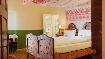 Pillowtop-Betten, Schreibtisch, Zustellbetten, kostenloses WLAN
