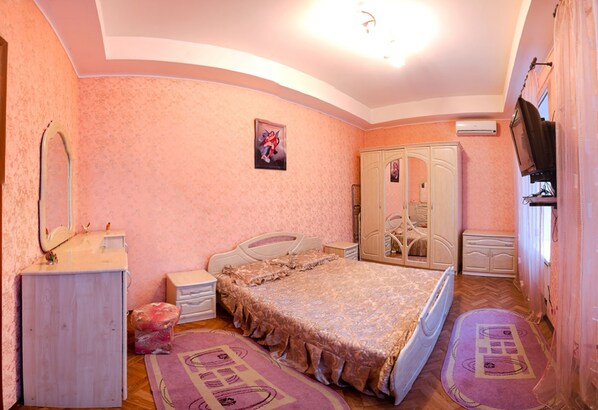 Apartamento | Tabla de planchar con plancha, wifi gratis, ropa de cama