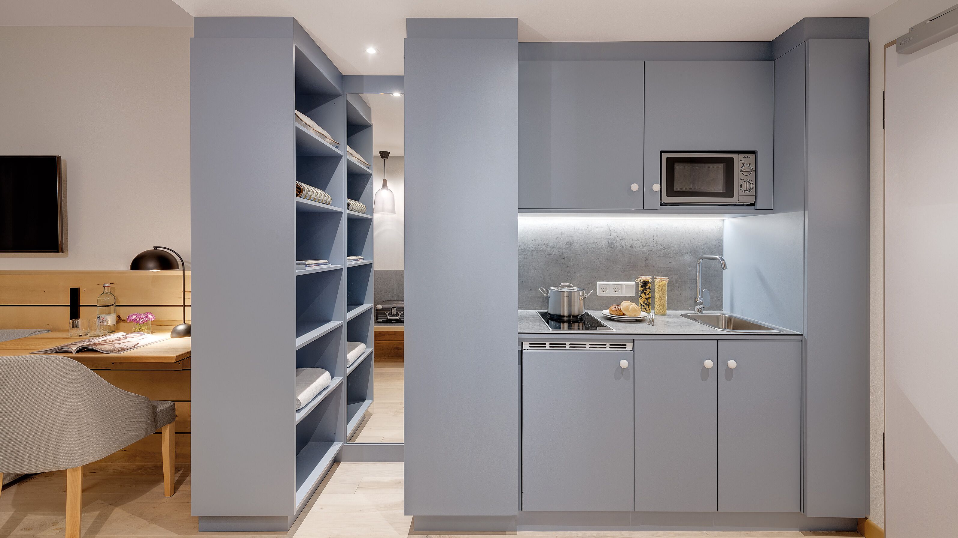 fridge, microwave, stovetop, cookware/dishes/utensils