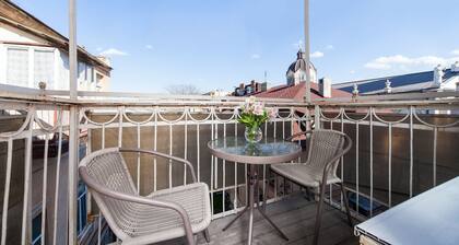 Balcony Apartment near Deribasovskaya