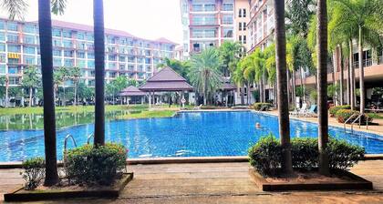 Bang Saray - Lake & Pool Views