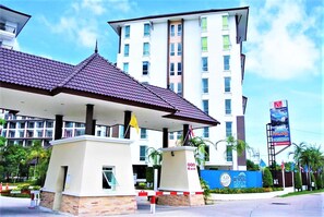 Studio | Exterior - Bang Saray - Lake & Pool Views (Sattahip)