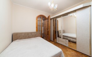 2 chambres, fer et planche à repasser, Wi-Fi gratuit, draps fournis