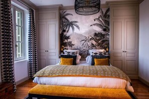 Deluxe Apartment | Premium bedding, pillowtop beds, individually decorated - La Petite Folie (Honfleur)