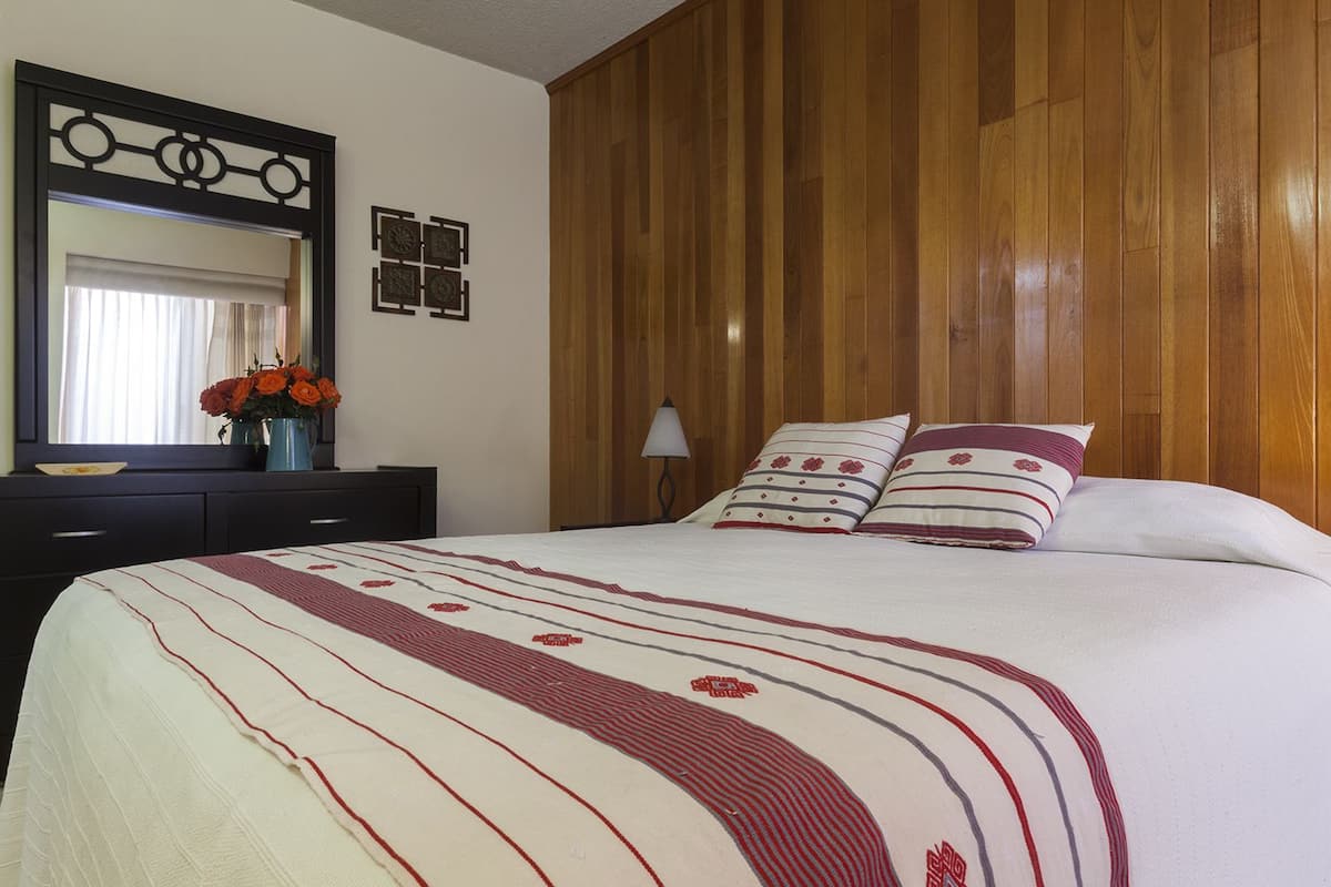 Habitación exclusiva | Sábanas de algodón egipcio y ropa de cama de alta calidad